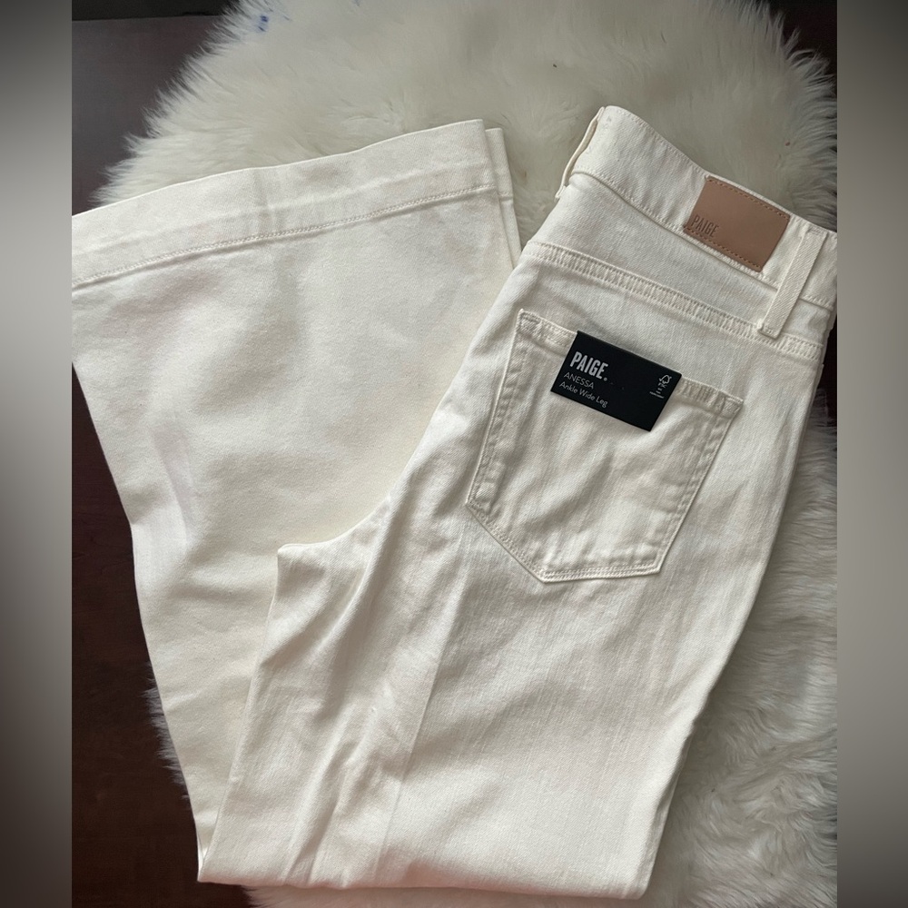 PAIGE anessa ecru/offwhite wide Leg Jeans EUC-tags removed